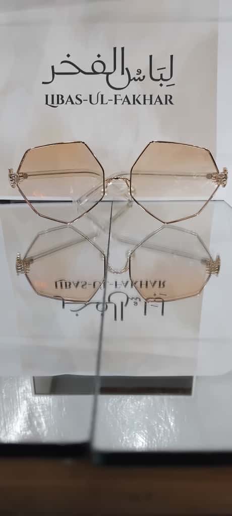 Luxury Geometric Rose-Gold Sunglasses – Stylish Oversized Frame
