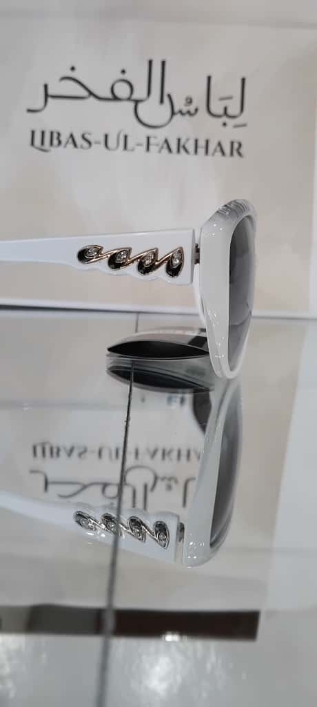 Elegant White Cat-Eye Sunglasses – Glamorous Statement by Libas-Ul-Fakhar